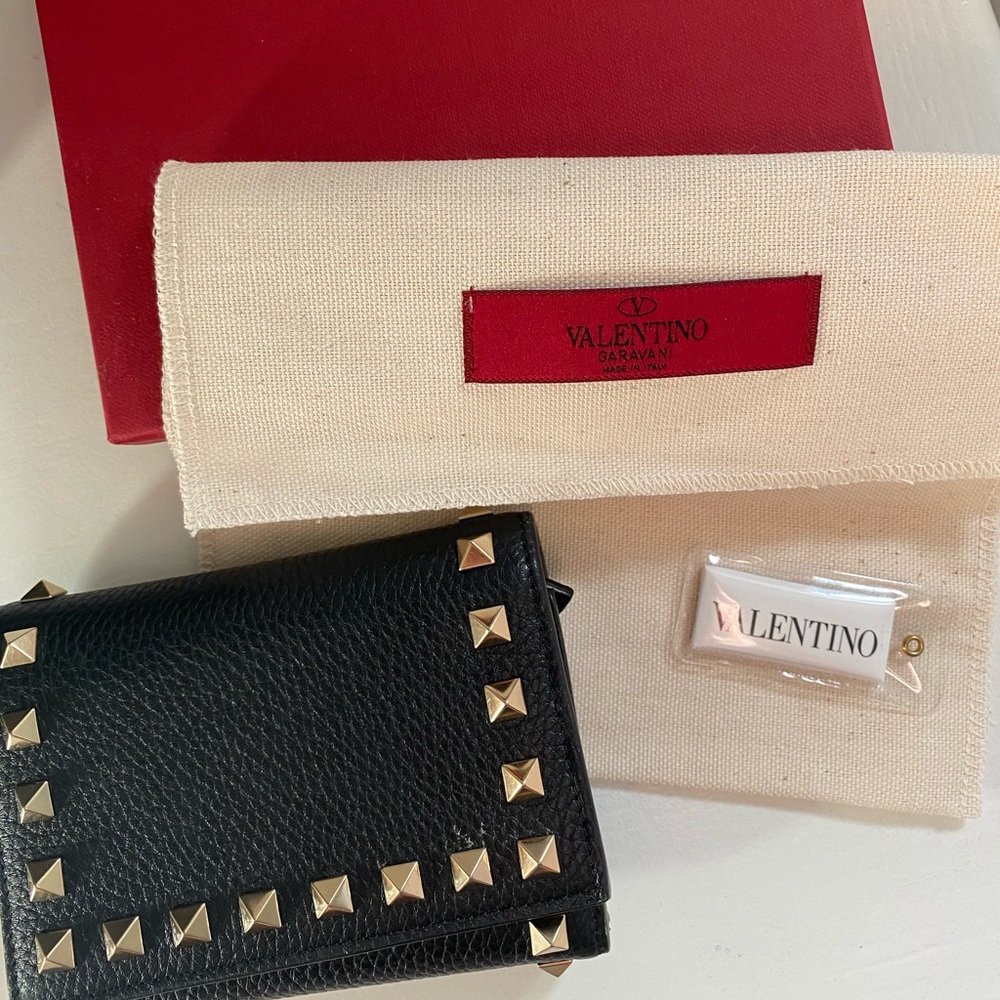 Valentino Wallet - Picture 1 of 3